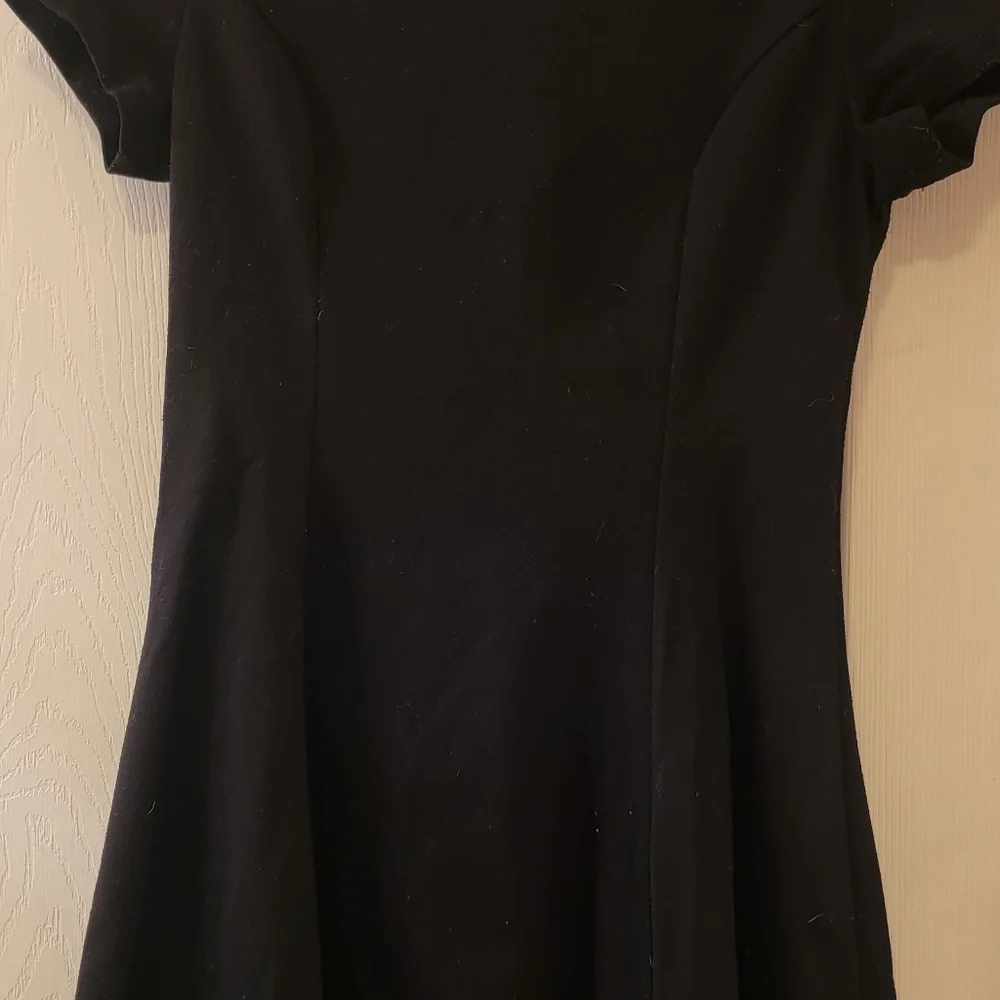 Dresses - Picture 3 of 4